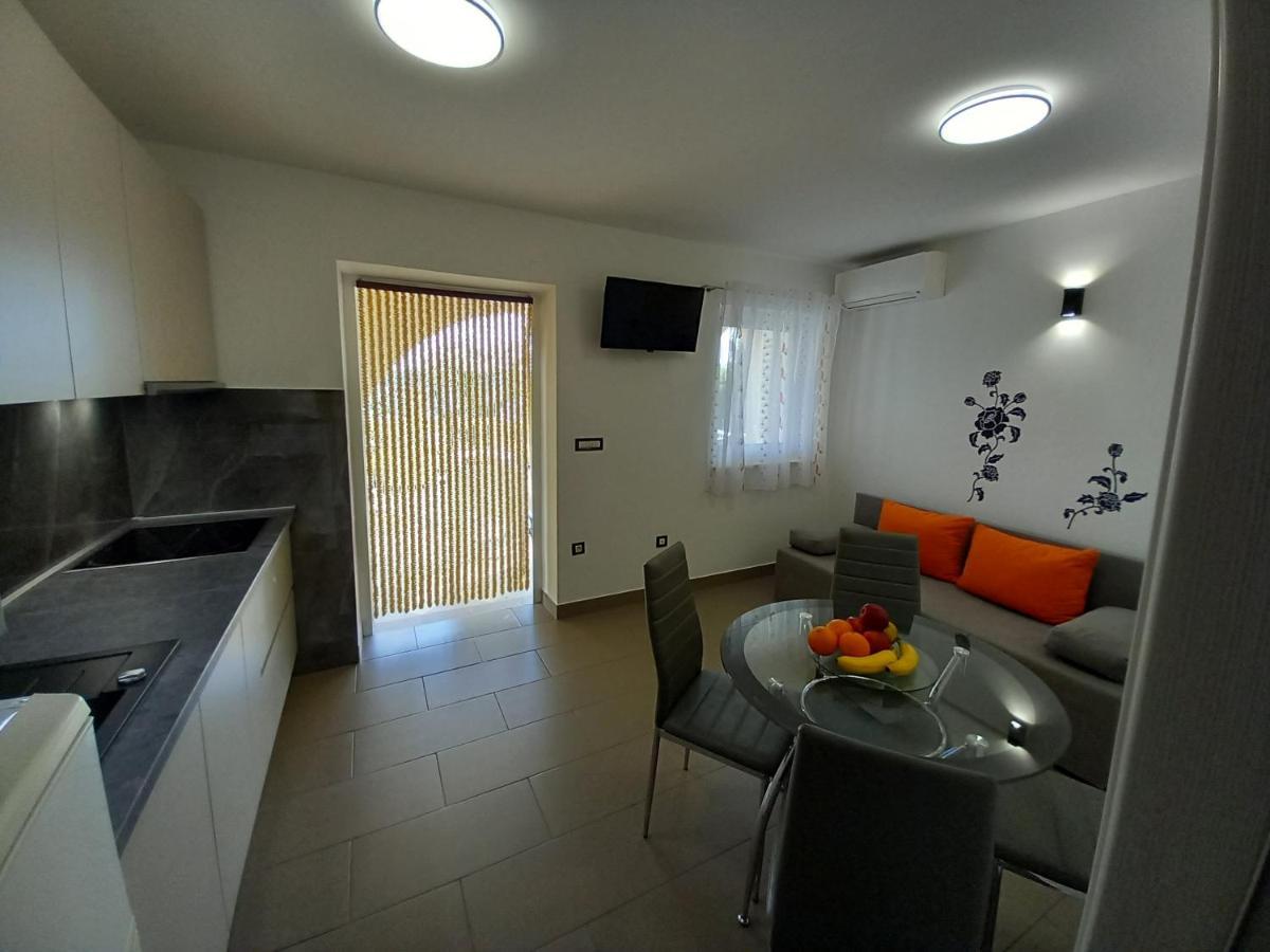 Apartmani Nizic Jadranovo Extérieur photo