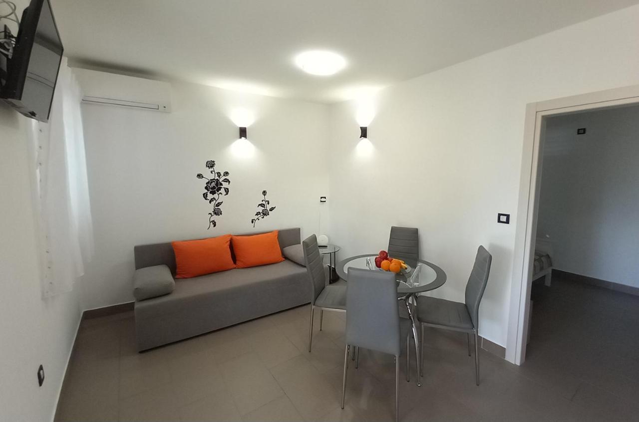 Apartmani Nizic Jadranovo Extérieur photo